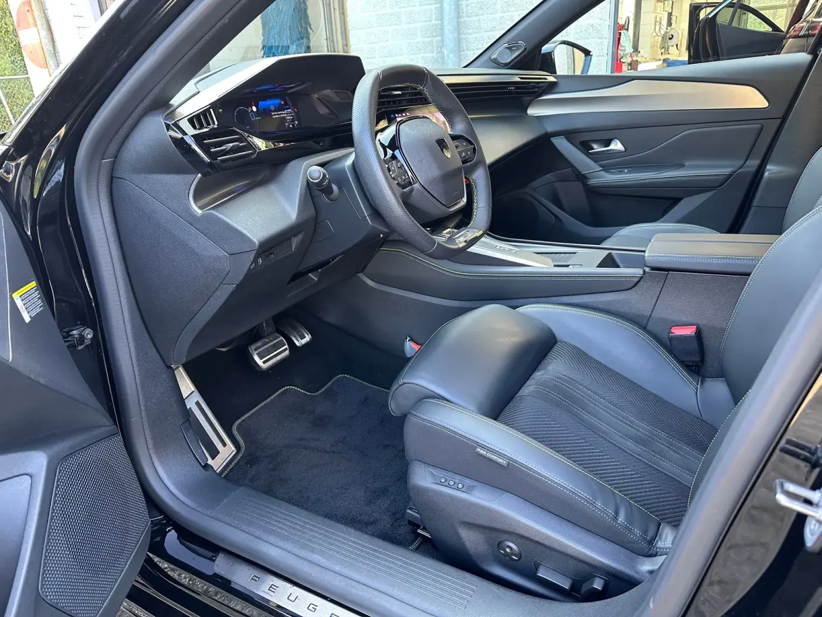 1.6 Plug-in Hybrid 180 GT | Apple Carplay / Android Auto | 360° Camera | Elek. Stoelen | Navigatie | Camera | Adaptieve Cruise Control | Achterbank in delen neerklapbaar | Achteruitrijcamer