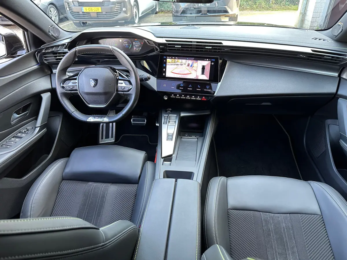 1.6 Plug-in Hybrid 180 GT | Apple Carplay / Android Auto | 360° Camera | Elek. Stoelen | Navigatie | Camera | Adaptieve Cruise Control | Achterbank in delen neerklapbaar | Achteruitrijcamer