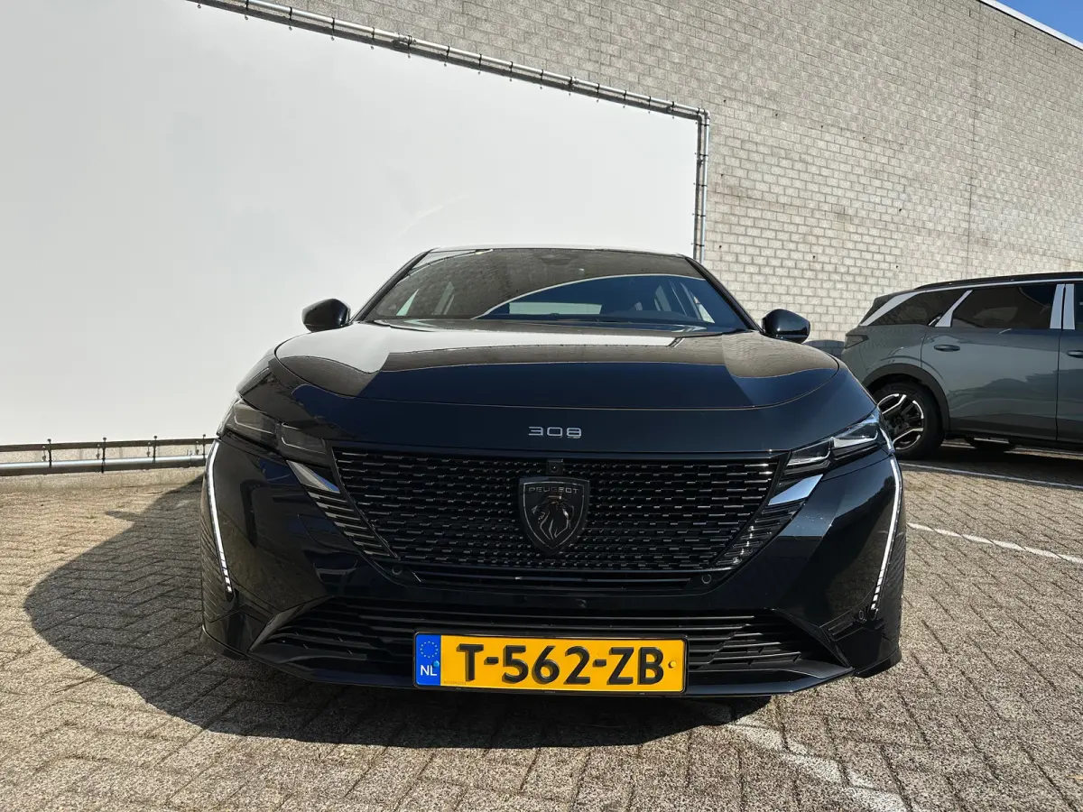 1.6 Plug-in Hybrid 180 GT | Apple Carplay / Android Auto | 360° Camera | Elek. Stoelen | Navigatie | Camera | Adaptieve Cruise Control | Achterbank in delen neerklapbaar | Achteruitrijcamer