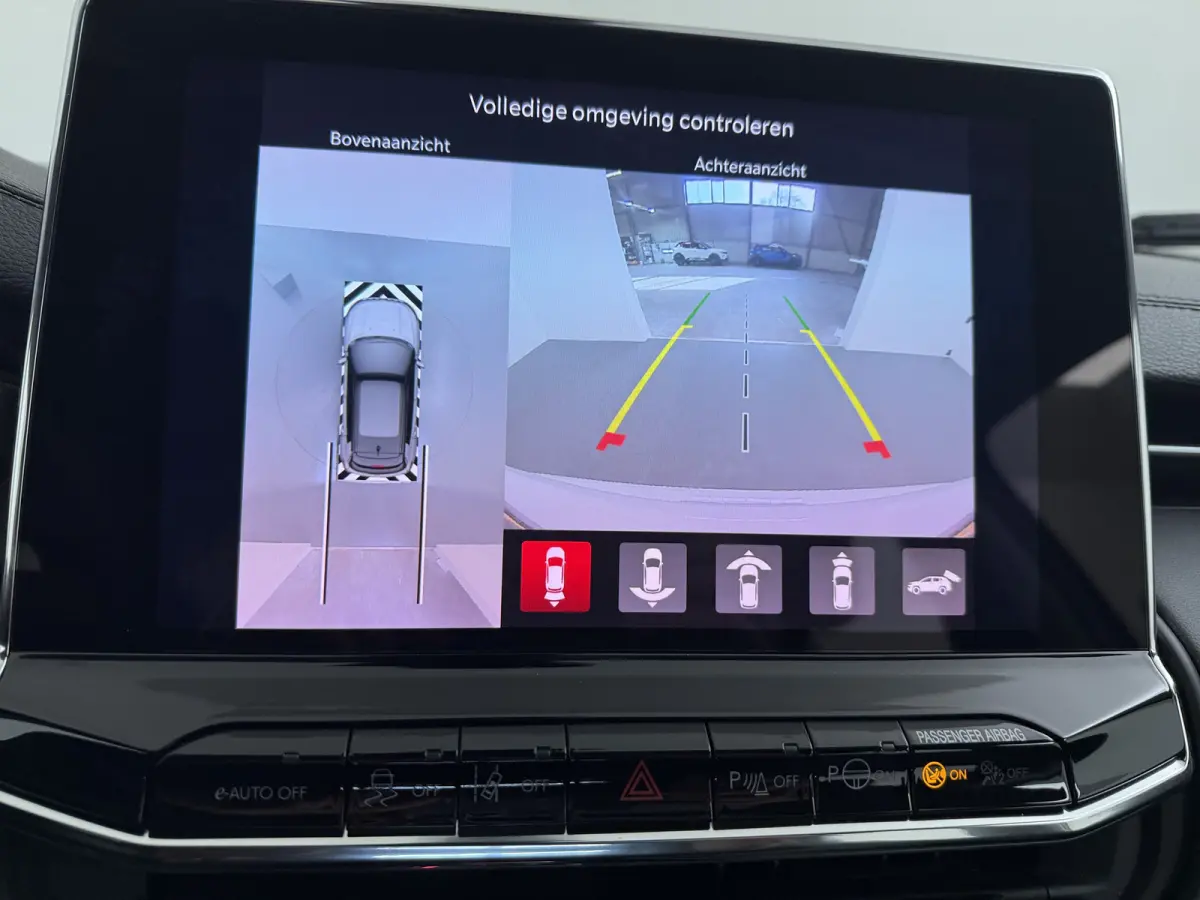 1.5T e-Hybrid Altitude / Navigatie / 360 Camera / Stuur -en stoelverwarming / Keyless / Draadloze telefoonlader / Carplay /