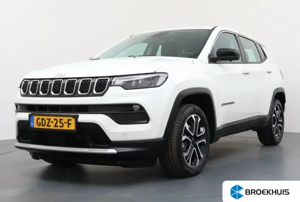 1.5T e-Hybrid Altitude / Navigatie / 360 Camera / Stuur -en stoelverwarming / Keyless / Draadloze telefoonlader / Carplay /