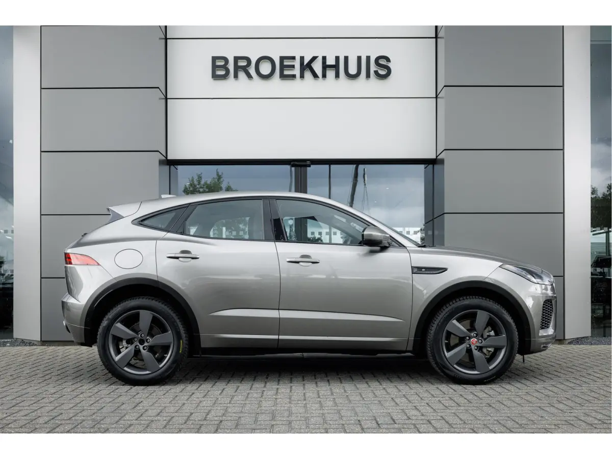 P250 AWD R-Dynamic S | Panoramadak | Elektr achterklep | Black Pack | Verwarmbare voorstoelen |