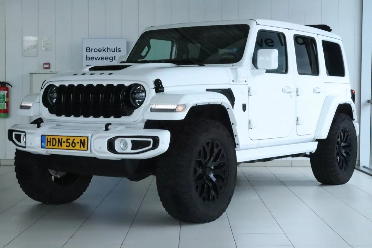 4xe 380 Sahara BRUTE ''OP AFSPRAAK'' | NL-Auto | BRASS | Skyone | Adaptieve Demping | Adapt. Cruise | Alcantara | Carplay | Keyless | 20 Inch