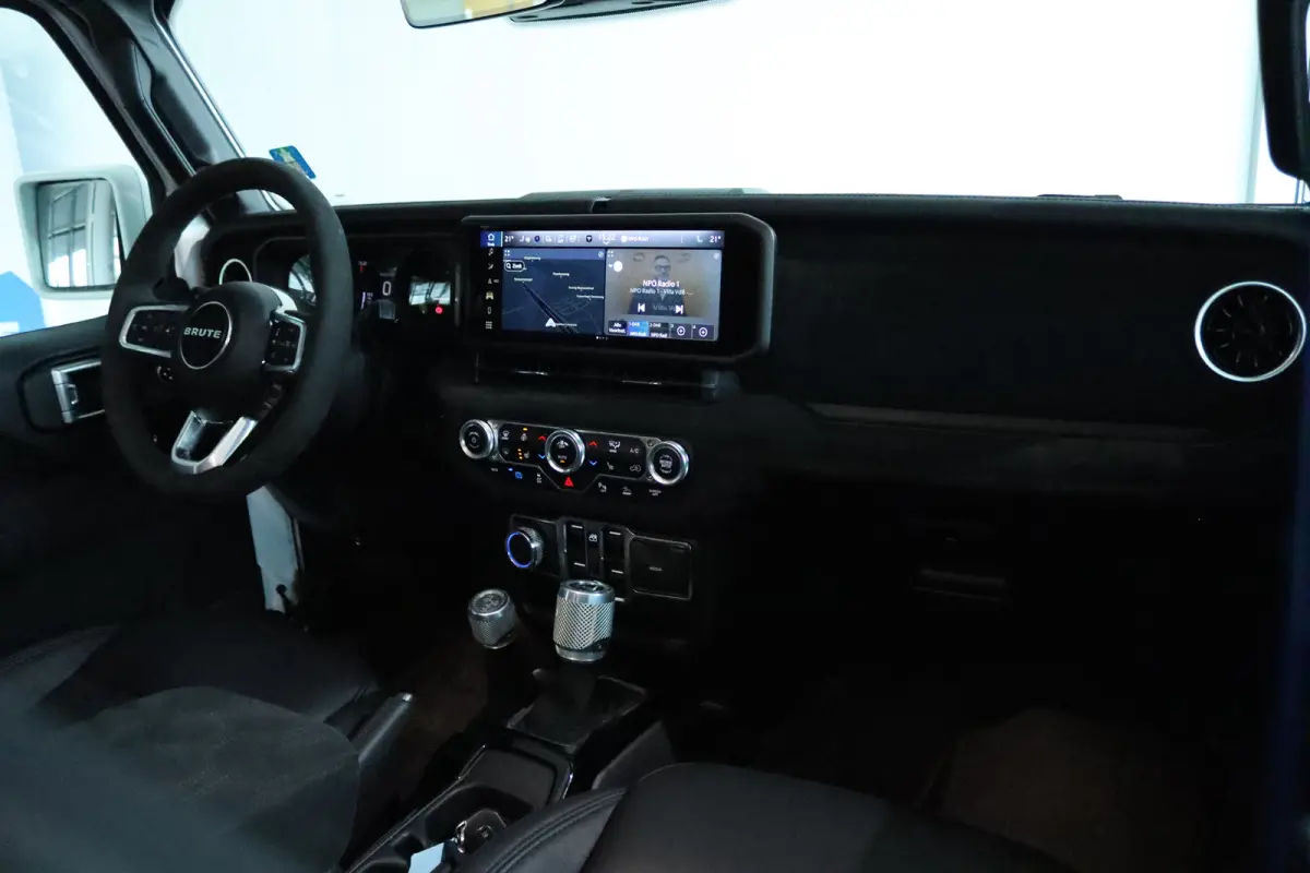 4xe 380 Sahara BRUTE ''OP AFSPRAAK'' | NL-Auto | BRASS | Skyone | Adaptieve Demping | Adapt. Cruise | Alcantara | Carplay | Keyless | 20 Inch