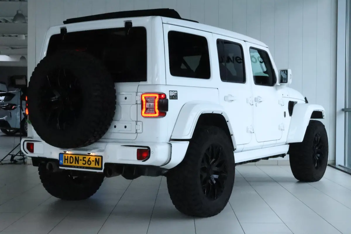 4xe 380 Sahara BRUTE ''OP AFSPRAAK'' | NL-Auto | BRASS | Skyone | Adaptieve Demping | Adapt. Cruise | Alcantara | Carplay | Keyless | 20 Inch