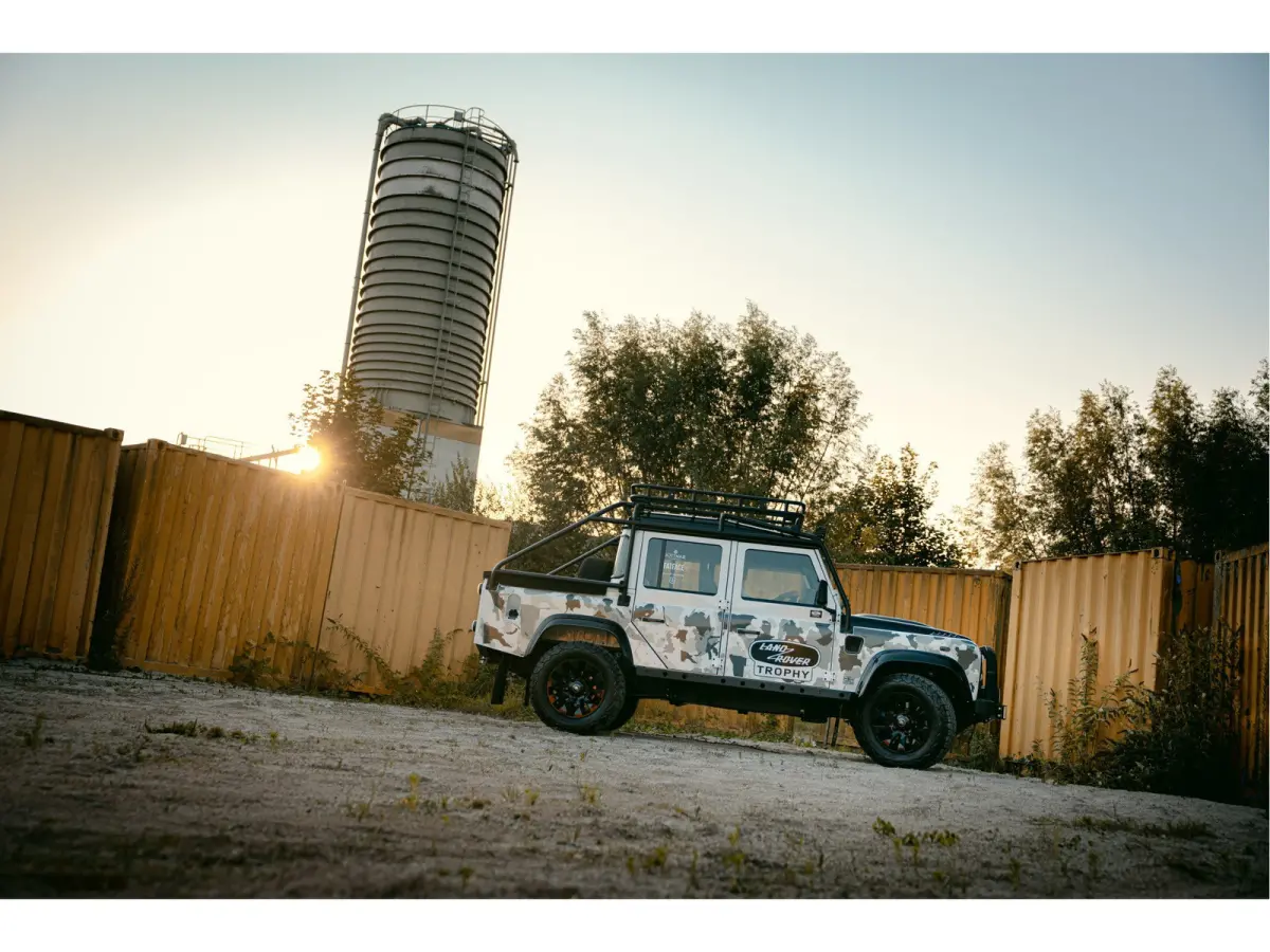 Crew Cab TROPHY 2 Works V8 | 1 of 4 LHD Defender Trophy 2 Crew Cab | WARN |