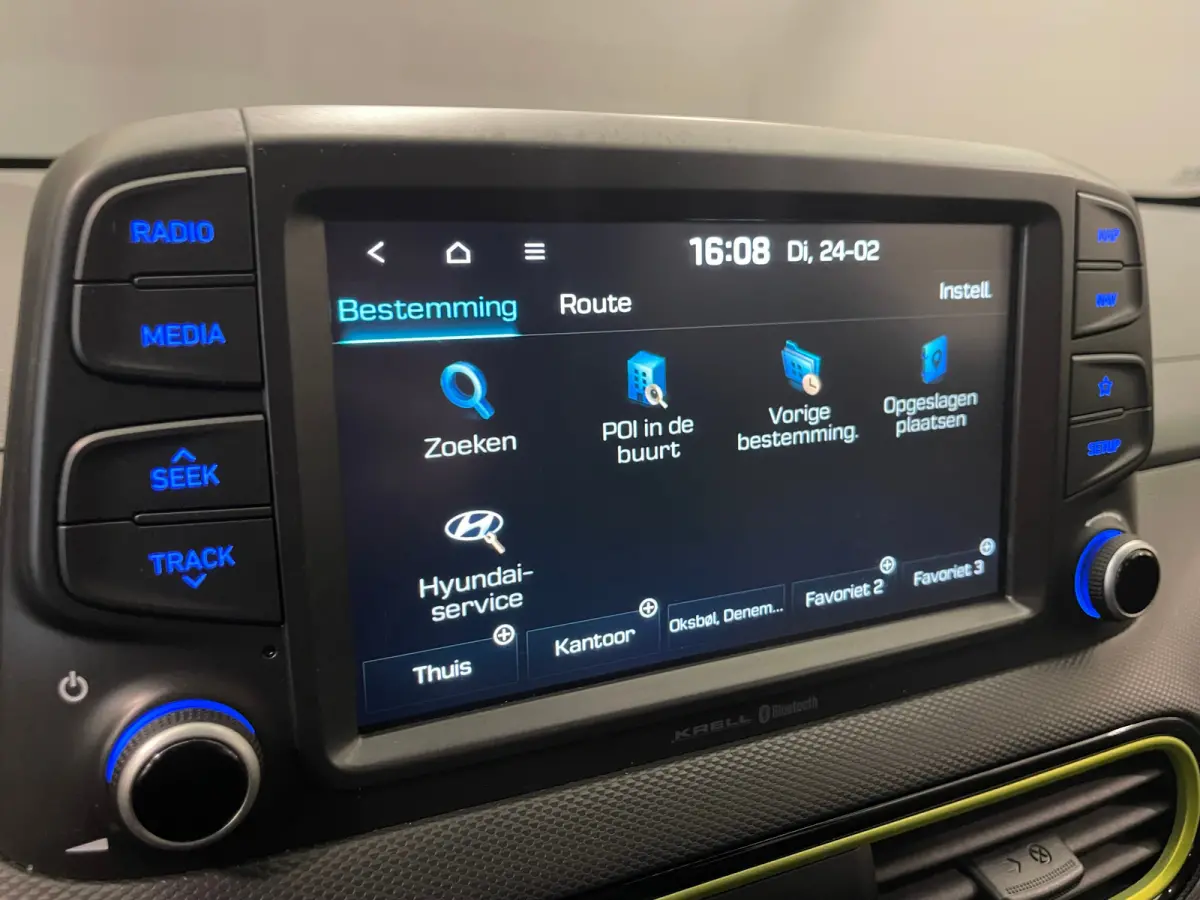 1.6 T-GDI Premium | Head up display | Achteruitrijcamera | Stoelverwarming + stuurwiel verwarming | Krell Audio | Lime Colour Pack | Achteruitrijcamera | Airco (automatisch) | Apple Carplay/