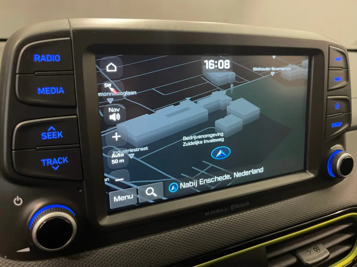 1.6 T-GDI Premium | Head up display | Achteruitrijcamera | Stoelverwarming + stuurwiel verwarming | Krell Audio | Lime Colour Pack | Achteruitrijcamera | Airco (automatisch) | Apple Carplay/