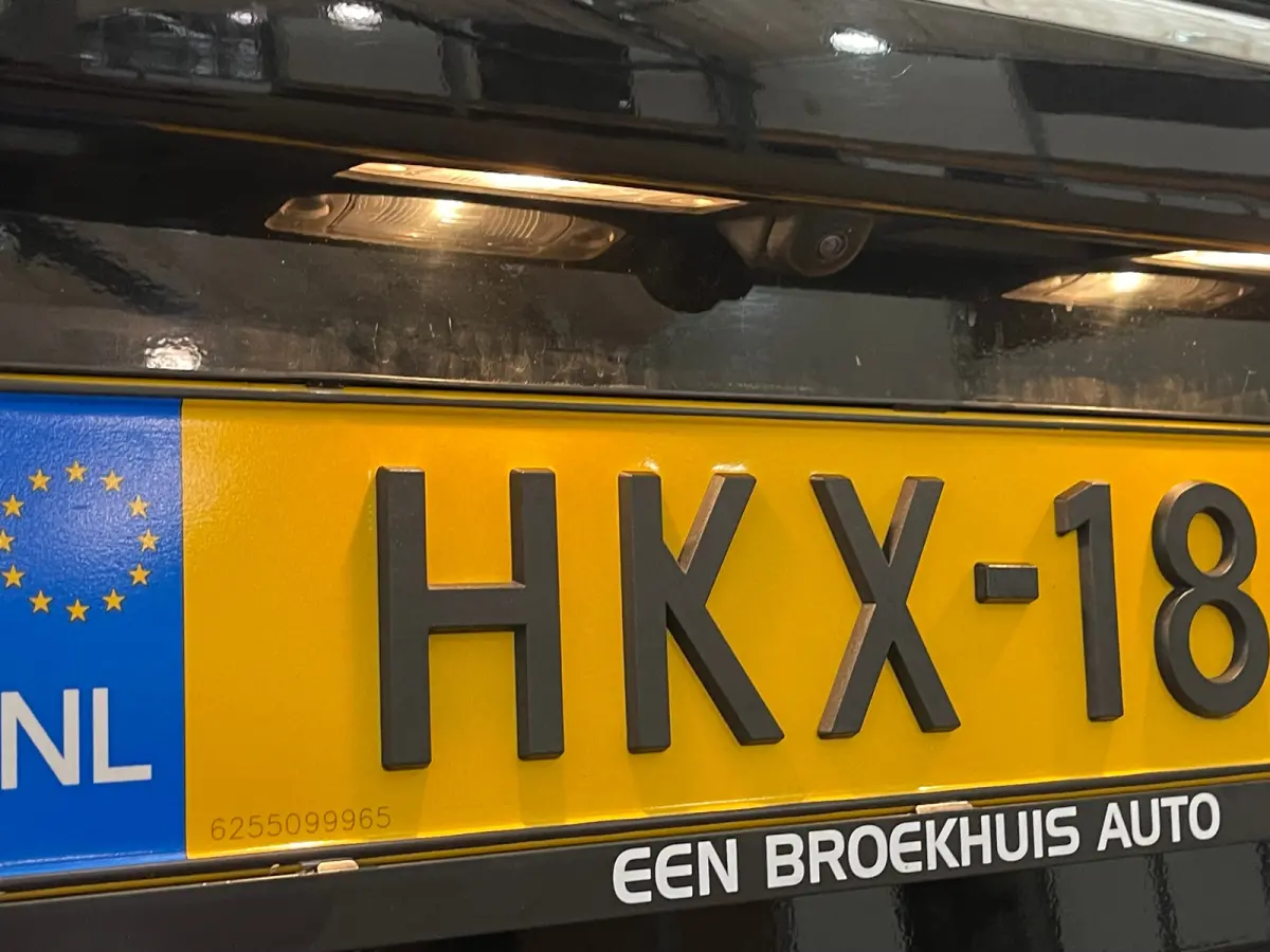 1.6 T-GDI Premium | Head up display | Achteruitrijcamera | Stoelverwarming + stuurwiel verwarming | Krell Audio | Lime Colour Pack | Achteruitrijcamera | Airco (automatisch) | Apple Carplay/