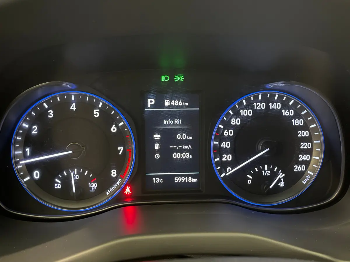 1.6 T-GDI Premium | Head up display | Achteruitrijcamera | Stoelverwarming + stuurwiel verwarming | Krell Audio | Lime Colour Pack | Achteruitrijcamera | Airco (automatisch) | Apple Carplay/