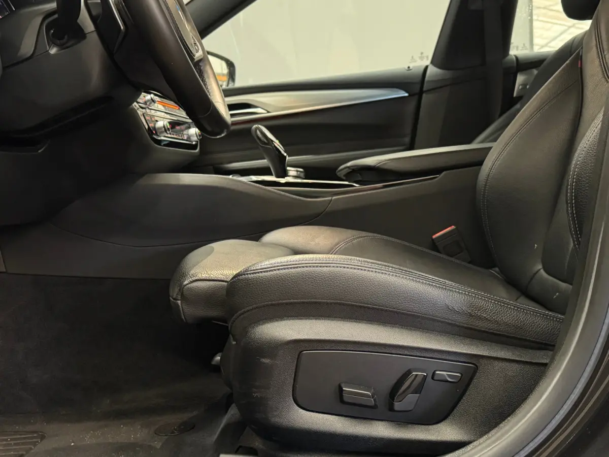 Gran Turismo 640i High Executive 2100KG Trekgewicht | M-Styling | Luxe Lederen Bekleding | Voor + Achter Stoelverwarming | Elek. Stoelen | Elek. Achterklep | Achterspoiler | Achterstoelen ve