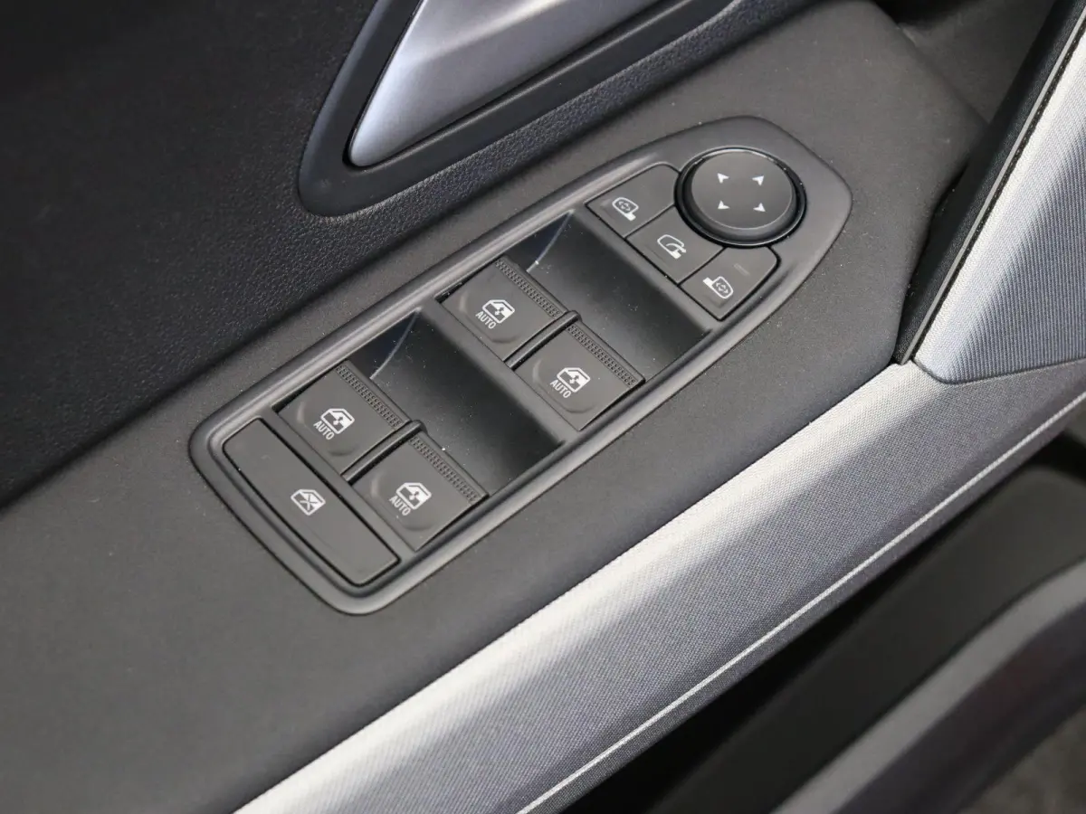1.8 Hybrid 155pk Journey | Stoel- en stuurwielverwarming | Elek. achterklep | Adaptive cruise control |