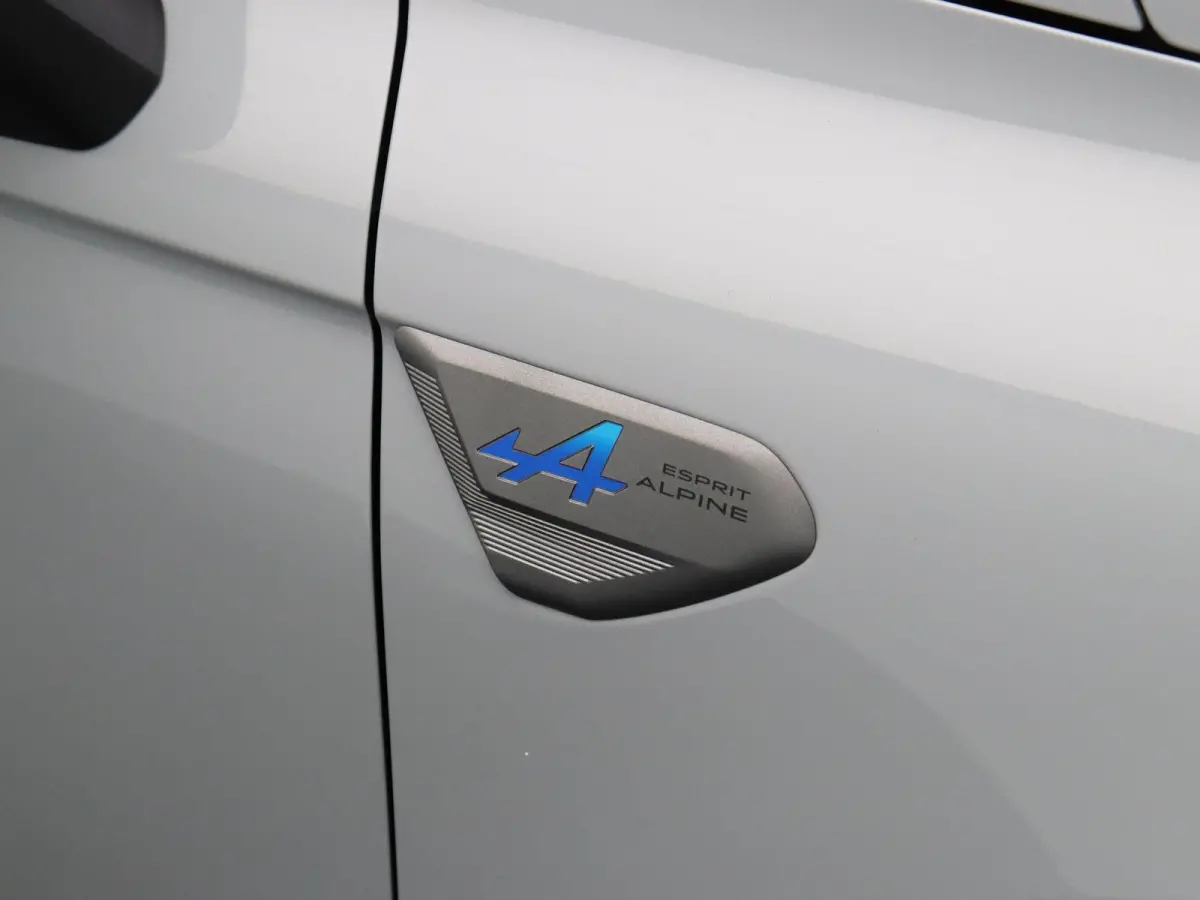 E-Tech Full Hybrid 145pk esprit Alpine | Stoel- en stuurwielverwarming | Achteruitrijcamera | Apple Carplay / Android Auto |