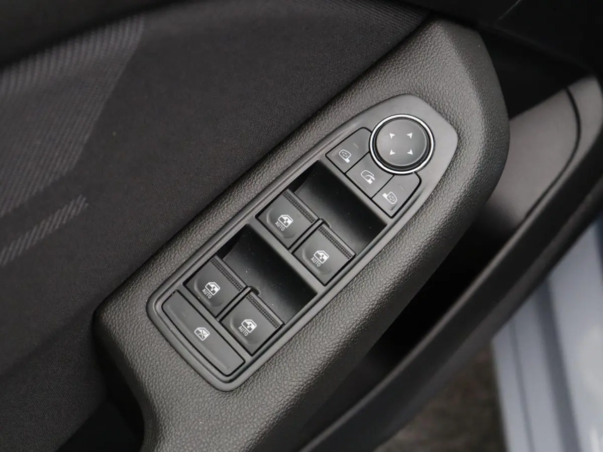 E-Tech Full Hybrid 145pk esprit Alpine | Stoel- en stuurwielverwarming | Achteruitrijcamera | Apple Carplay / Android Auto |
