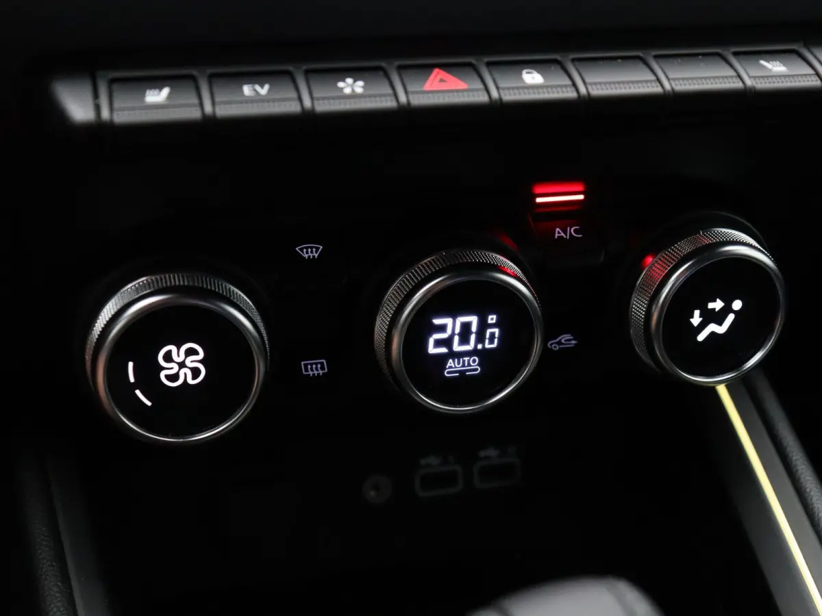 E-Tech Full Hybrid 145pk esprit Alpine | Stoel- en stuurwielverwarming | Achteruitrijcamera | Apple Carplay / Android Auto |