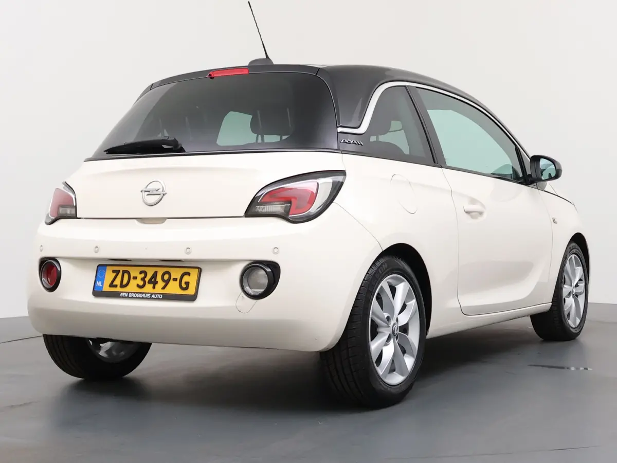 1.0 Turbo BlitZ | Apple CarPlay/Android Auto | Parkeersensor achter | Stuurwiel verwarmd