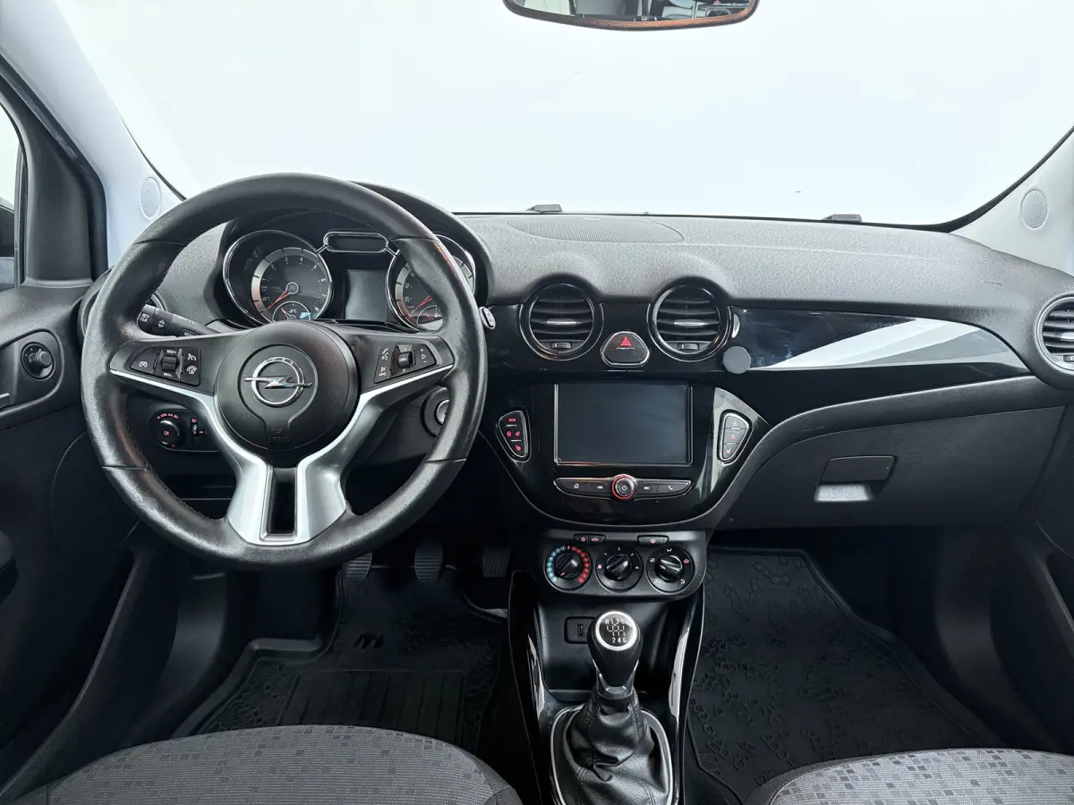 1.0 Turbo BlitZ | Apple CarPlay/Android Auto | Parkeersensor achter | Stuurwiel verwarmd
