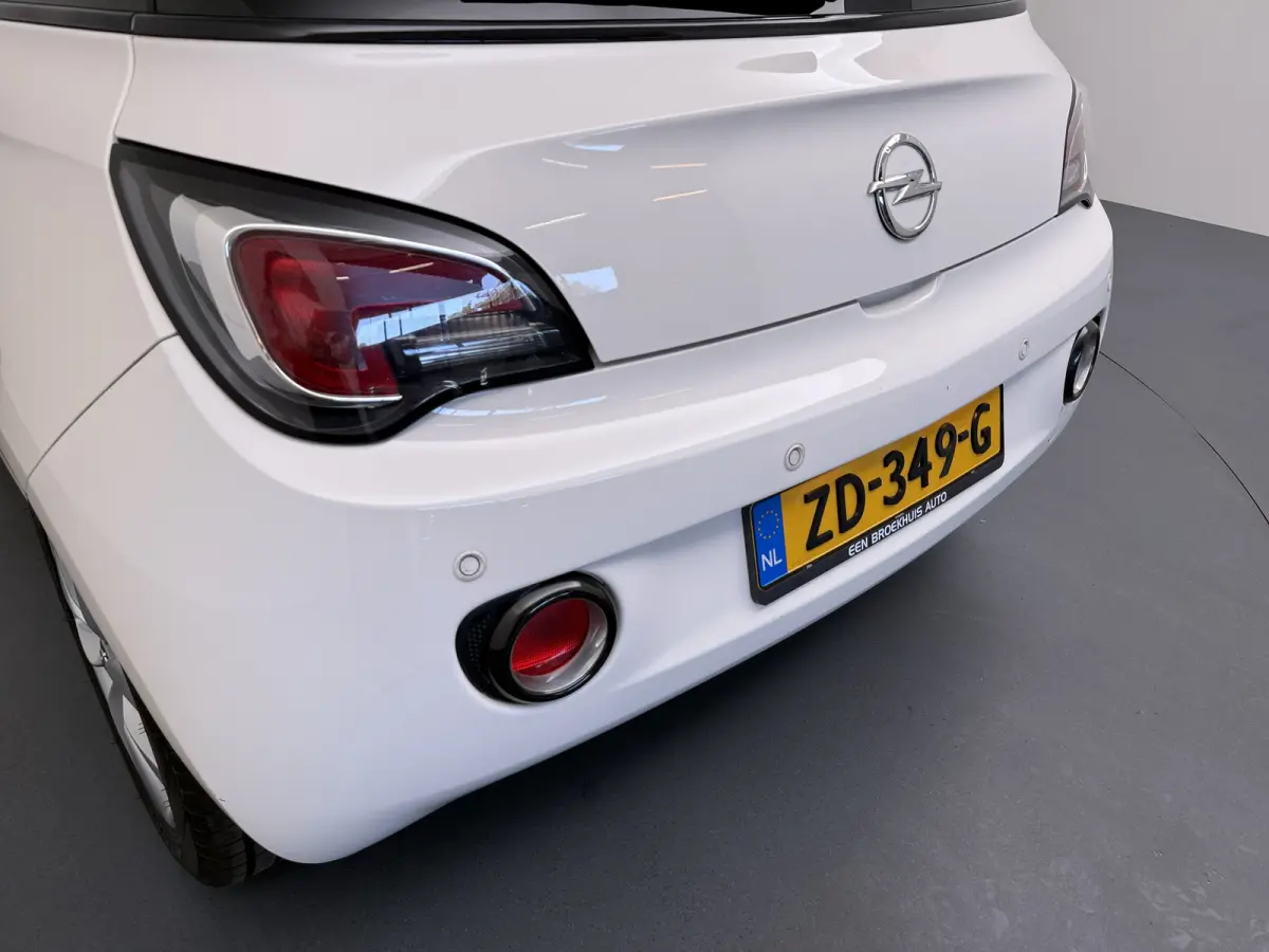 1.0 Turbo BlitZ | Apple CarPlay/Android Auto | Parkeersensor achter | Stuurwiel verwarmd