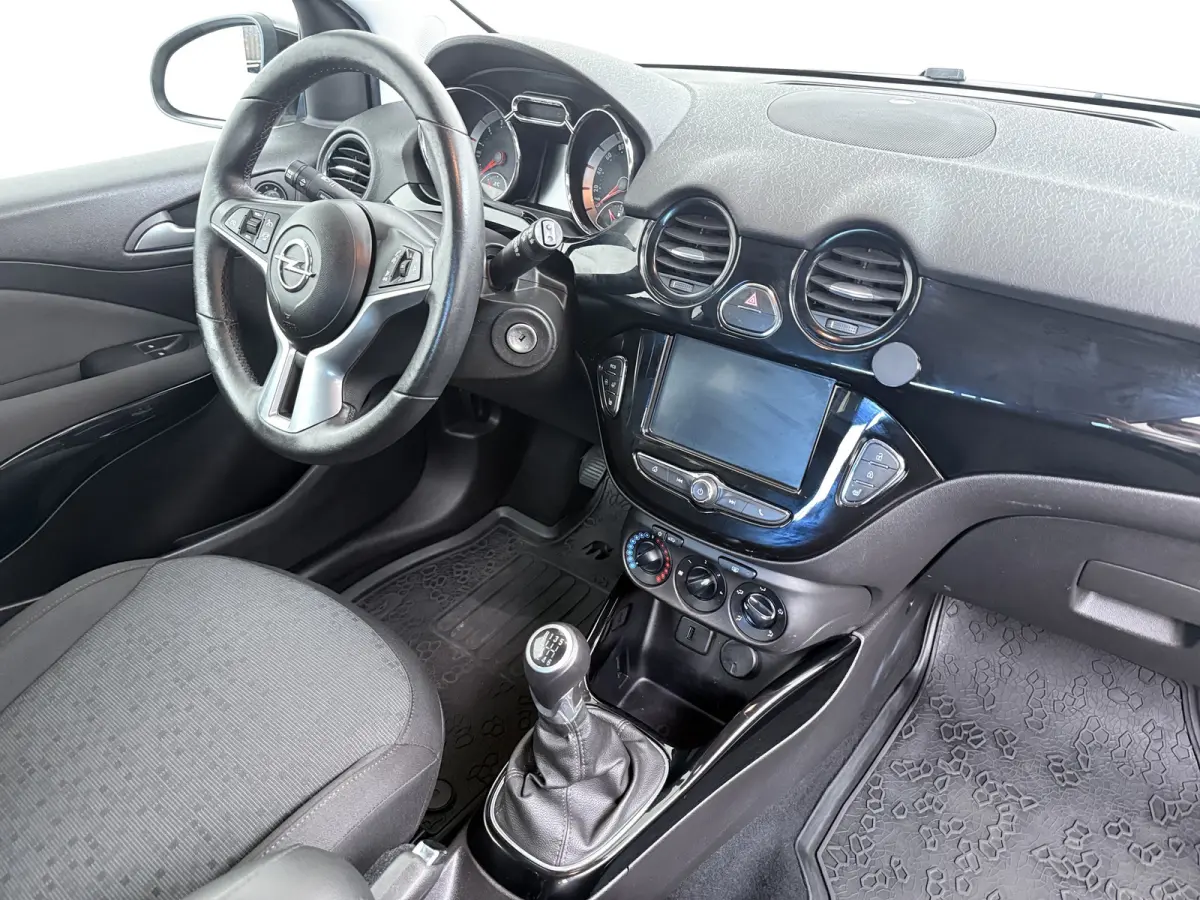 1.0 Turbo BlitZ | Apple CarPlay/Android Auto | Parkeersensor achter | Stuurwiel verwarmd