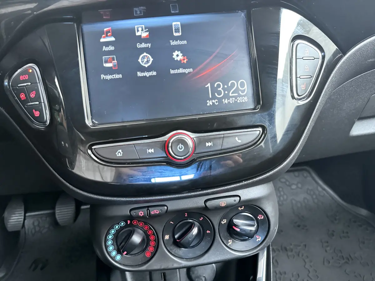 1.0 Turbo BlitZ | Apple CarPlay/Android Auto | Parkeersensor achter | Stuurwiel verwarmd