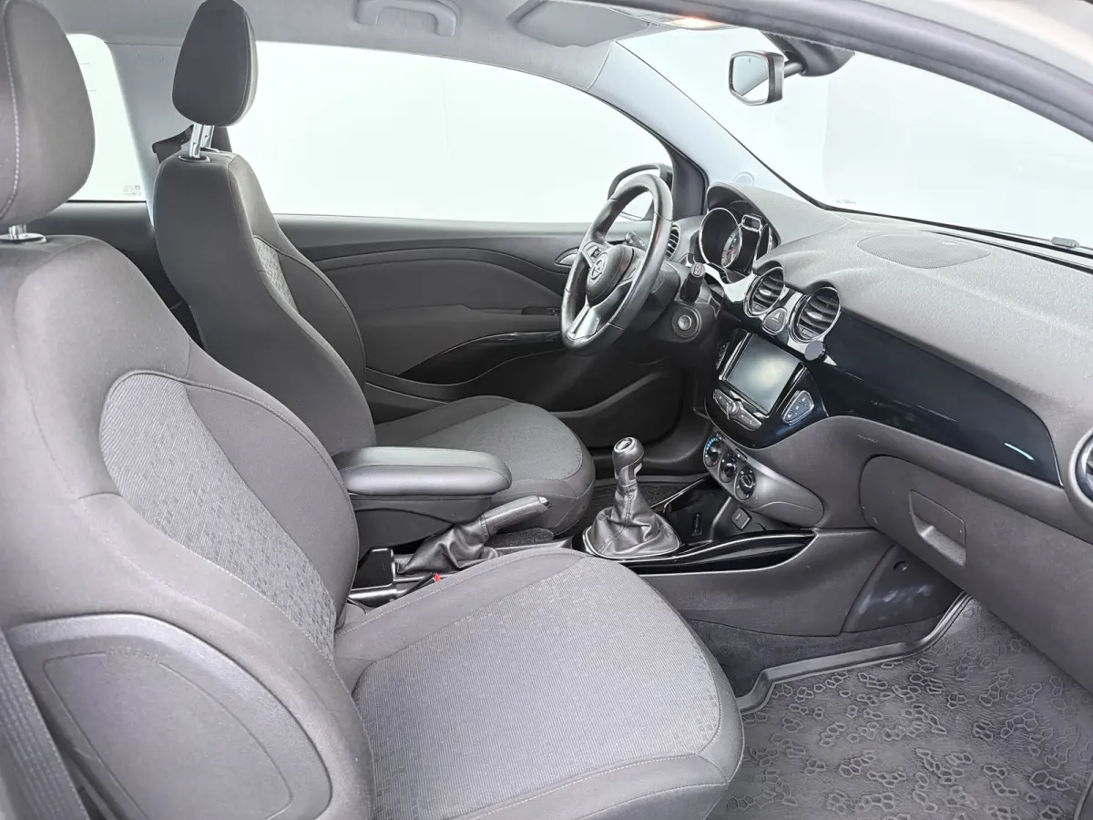 1.0 Turbo BlitZ | Apple CarPlay/Android Auto | Parkeersensor achter | Stuurwiel verwarmd
