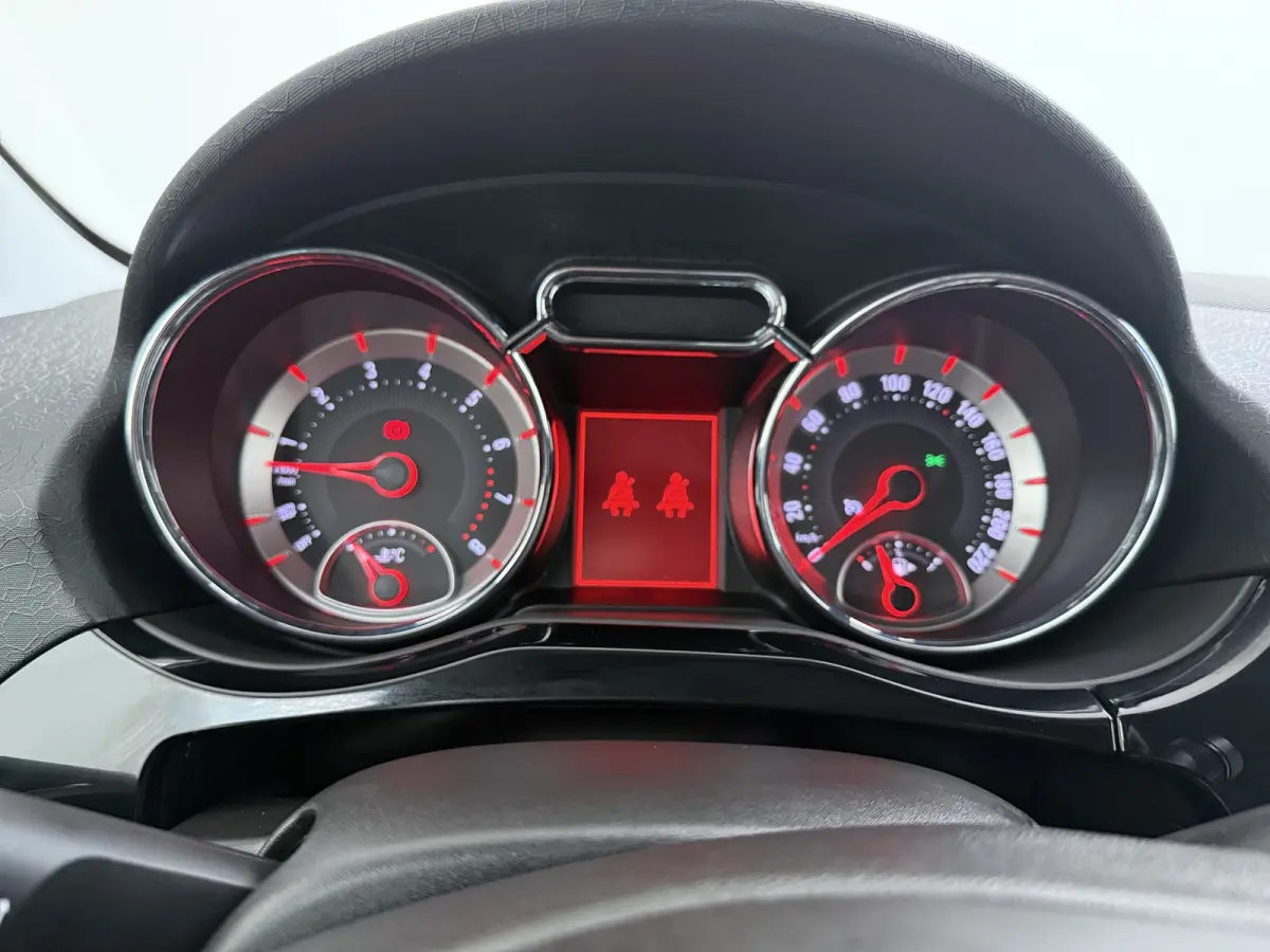 1.0 Turbo BlitZ | Apple CarPlay/Android Auto | Parkeersensor achter | Stuurwiel verwarmd