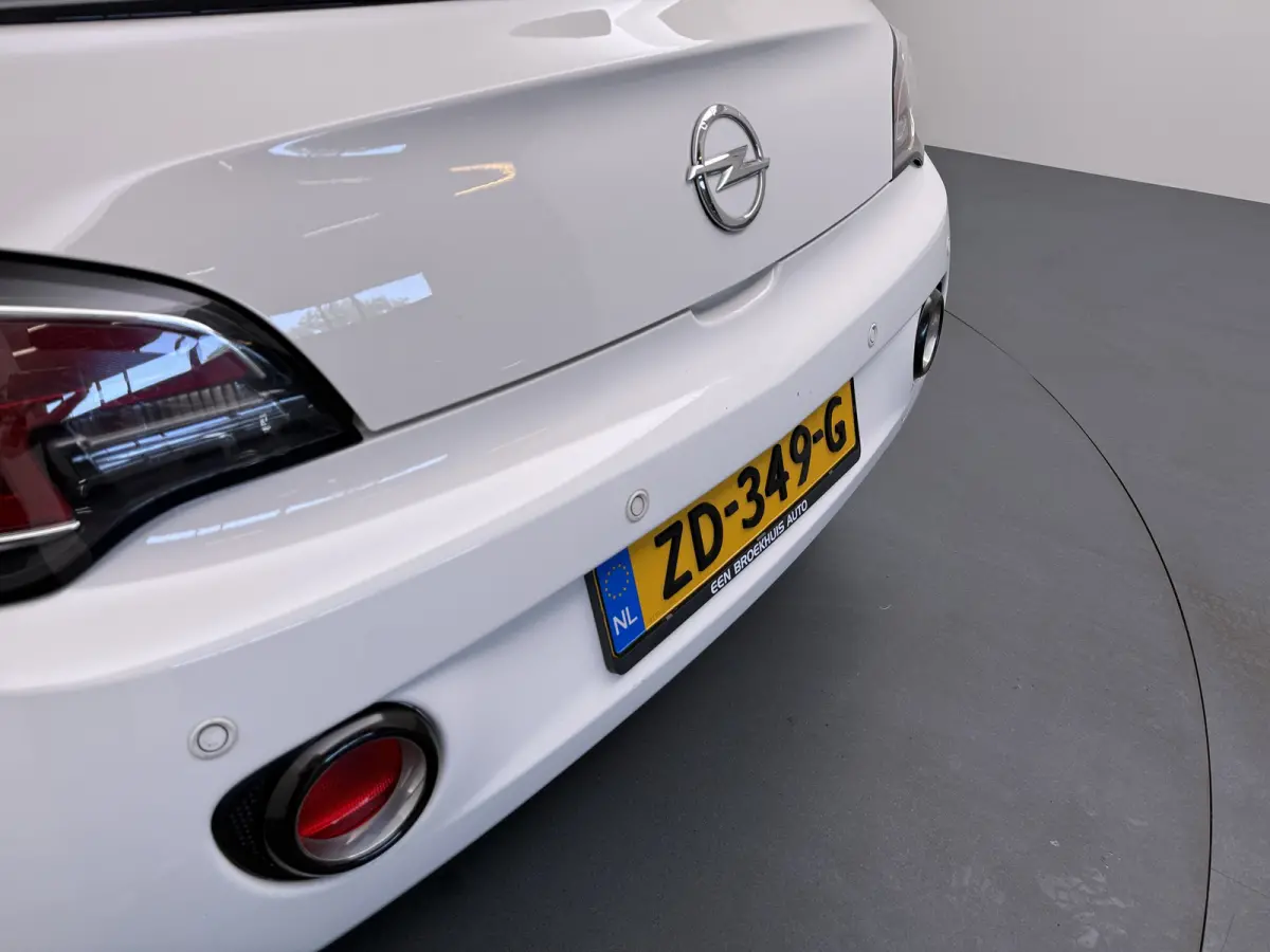 1.0 Turbo BlitZ | Apple CarPlay/Android Auto | Parkeersensor achter | Stuurwiel verwarmd