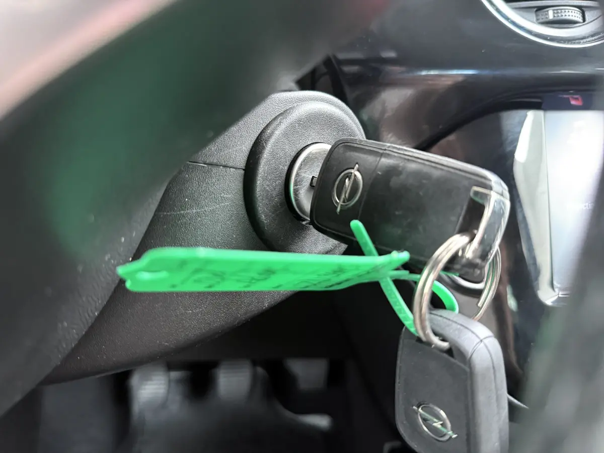1.0 Turbo BlitZ | Apple CarPlay/Android Auto | Parkeersensor achter | Stuurwiel verwarmd