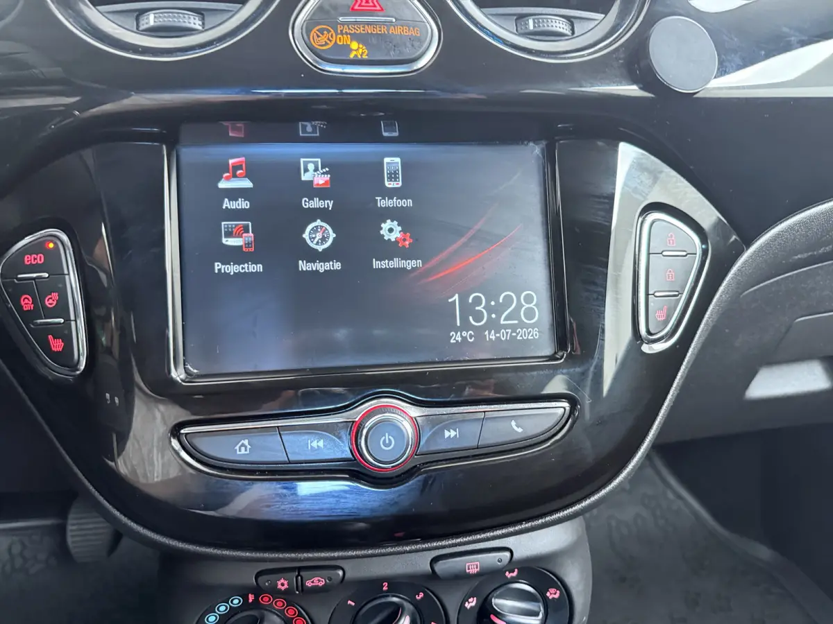 1.0 Turbo BlitZ | Apple CarPlay/Android Auto | Parkeersensor achter | Stuurwiel verwarmd