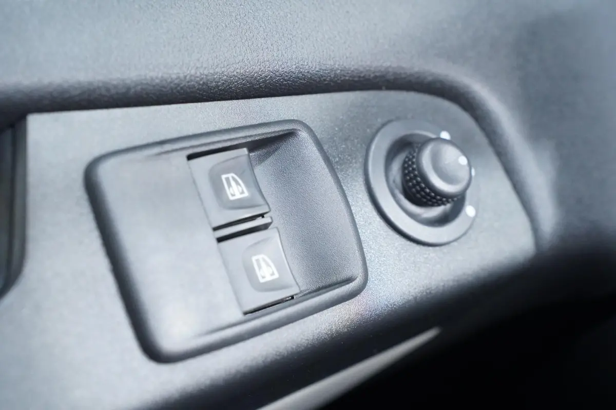 1.6 dCi 125 pk Dubbel Cabine L2 Navi, Trekhaak Airco ECC, Cruise Control, Slechts 117 dkm, 6-Zits