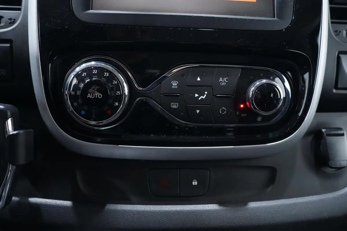 1.6 dCi 125 pk Dubbel Cabine L2 Navi, Trekhaak Airco ECC, Cruise Control, Slechts 117 dkm, 6-Zits