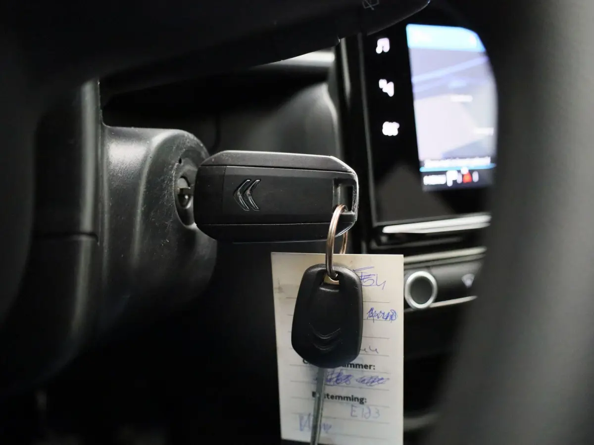1.2 PureTech 82 S&S MAN Feel | Cruise Control | Navigatie | Apple Carplay/Android Auto |