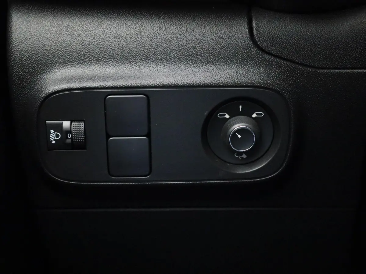 1.2 PureTech 82 S&S MAN Feel | Cruise Control | Navigatie | Apple Carplay/Android Auto |