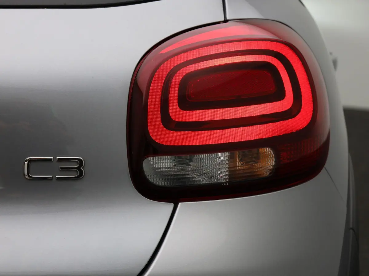 1.2 PureTech 82 S&S MAN Feel | Cruise Control | Navigatie | Apple Carplay/Android Auto |