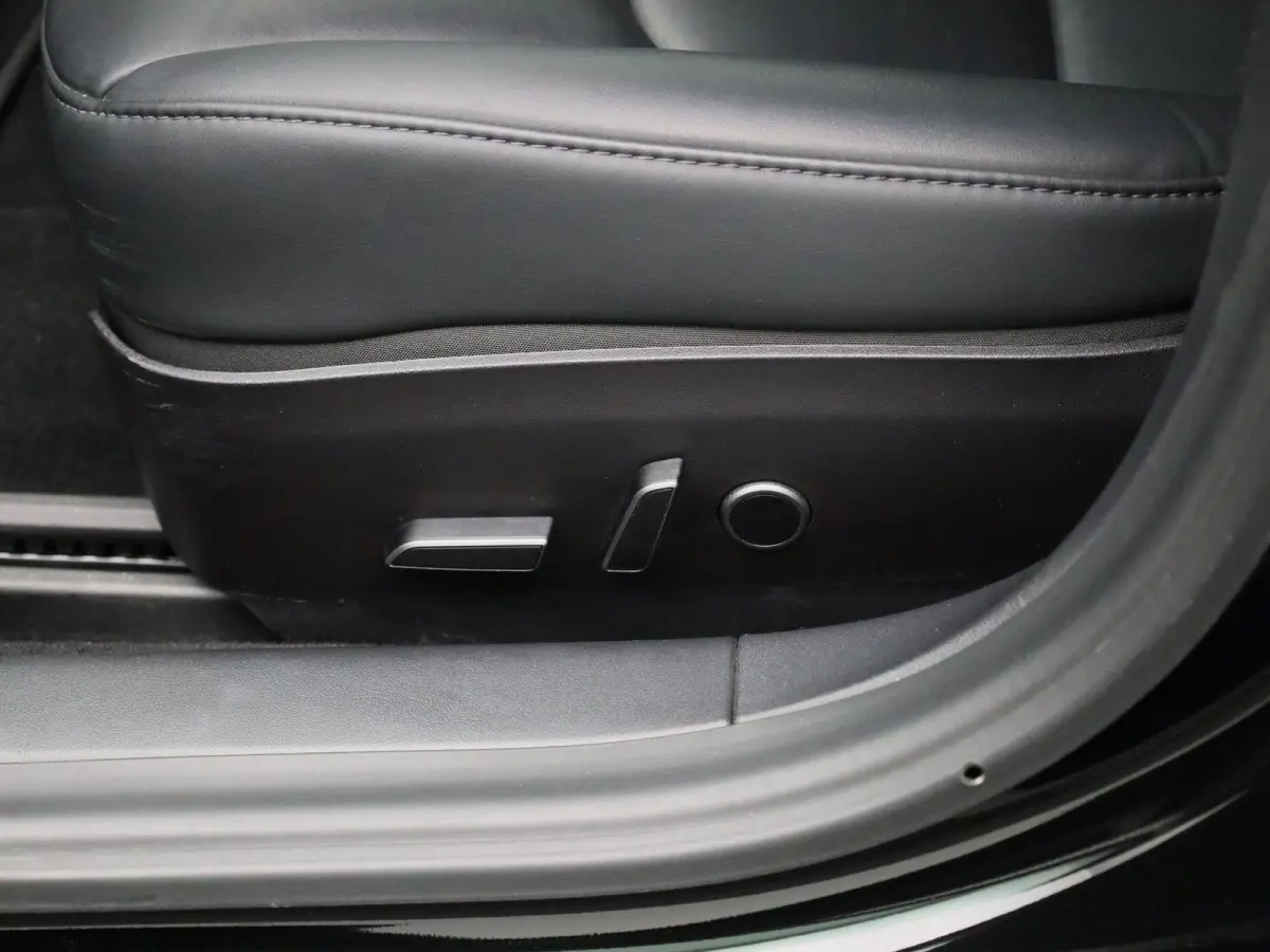 Long Range Dual Motor 75 kWh | PANO | ACC | 360 Camera | Stoel + Stuurverwarming | Lane Assist |