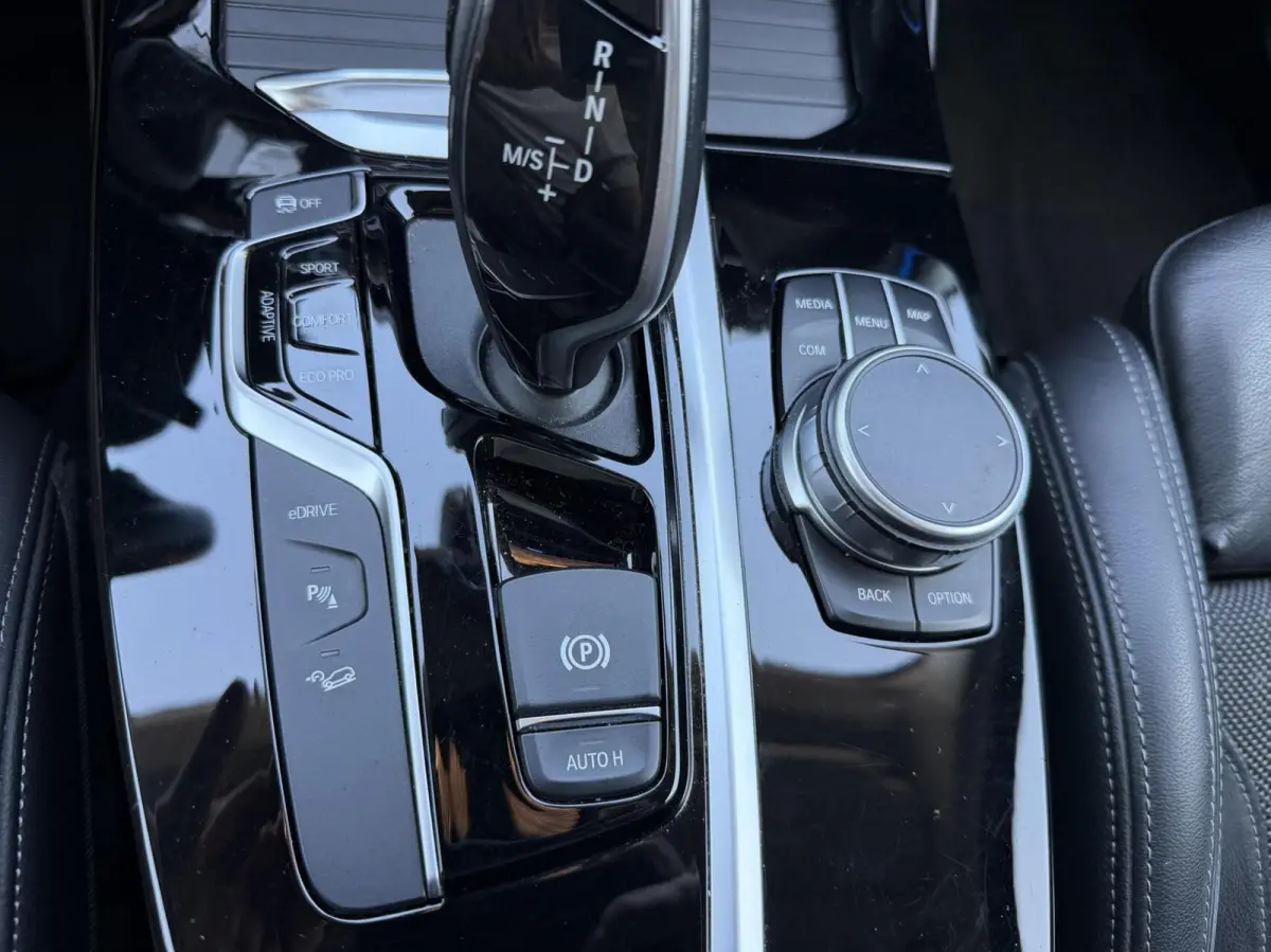 X Drive30 E High Executive, Led, Navi, Leer, Camera..