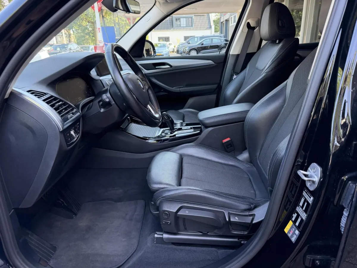 X Drive30 E High Executive, Led, Navi, Leer, Camera..