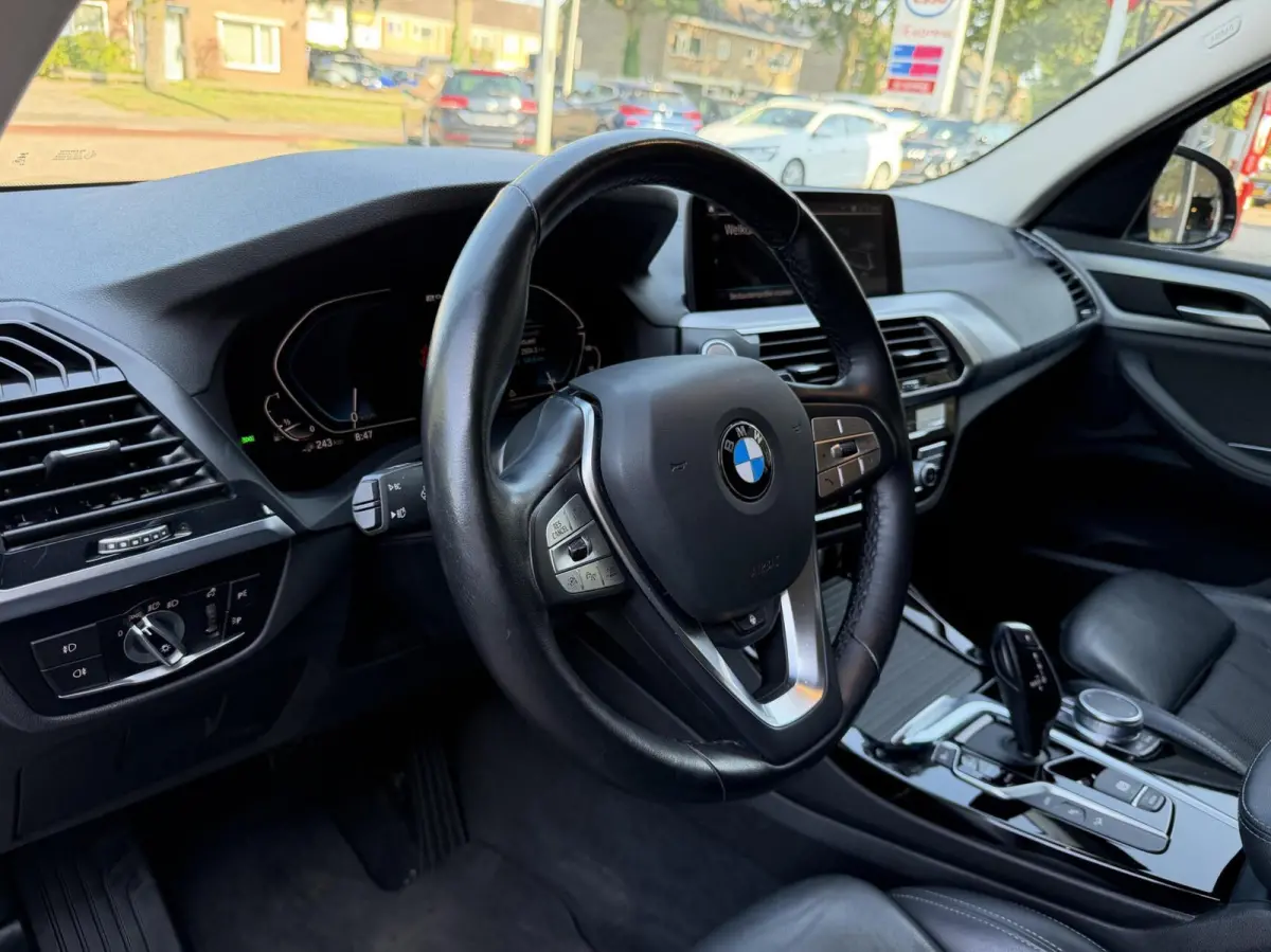 X Drive30 E High Executive, Led, Navi, Leer, Camera..