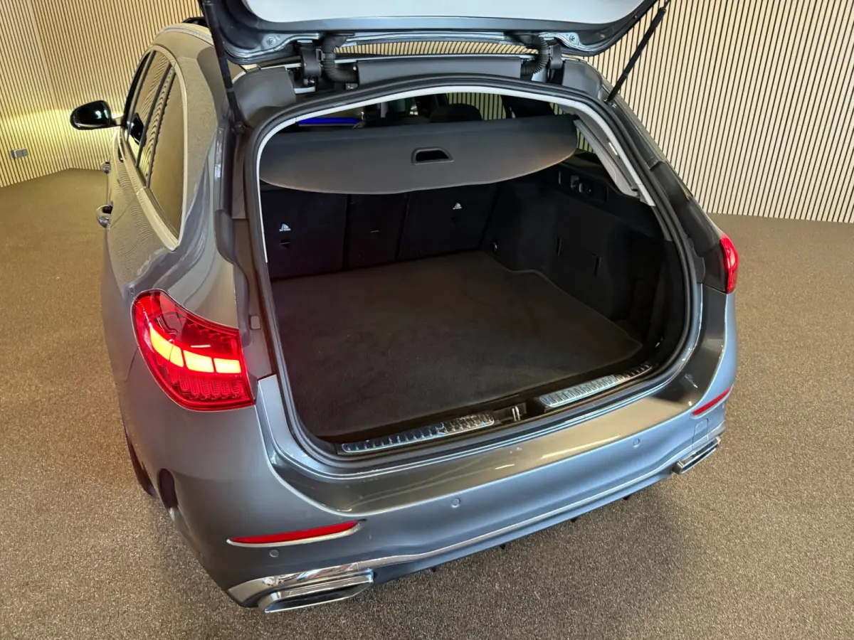 220D AMG STYLING-PANORAMA-CAMERA-TREKHAAK-DODEHOEK-COMPLEET