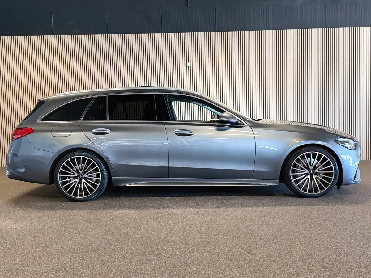 220D AMG STYLING-PANORAMA-CAMERA-TREKHAAK-DODEHOEK-COMPLEET