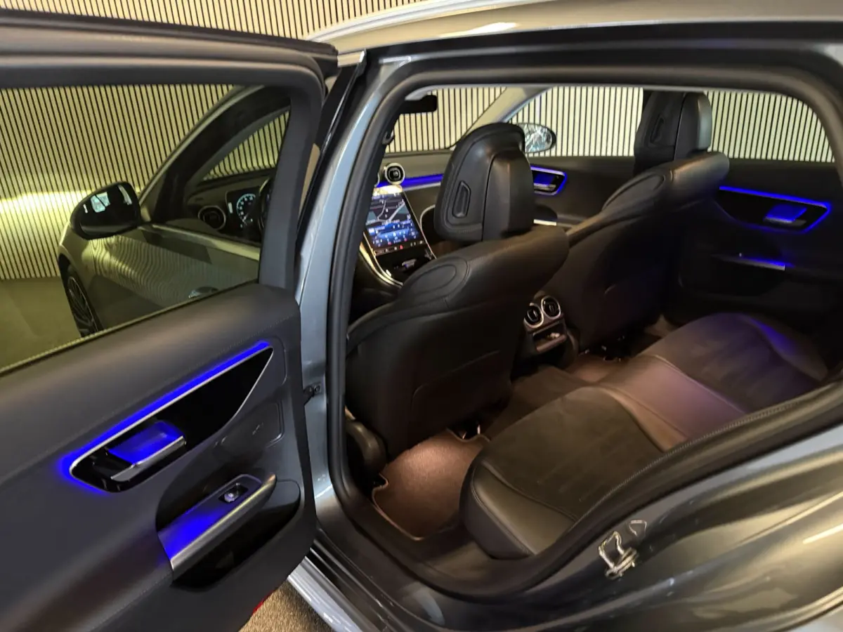 220D AMG STYLING-PANORAMA-CAMERA-TREKHAAK-DODEHOEK-COMPLEET