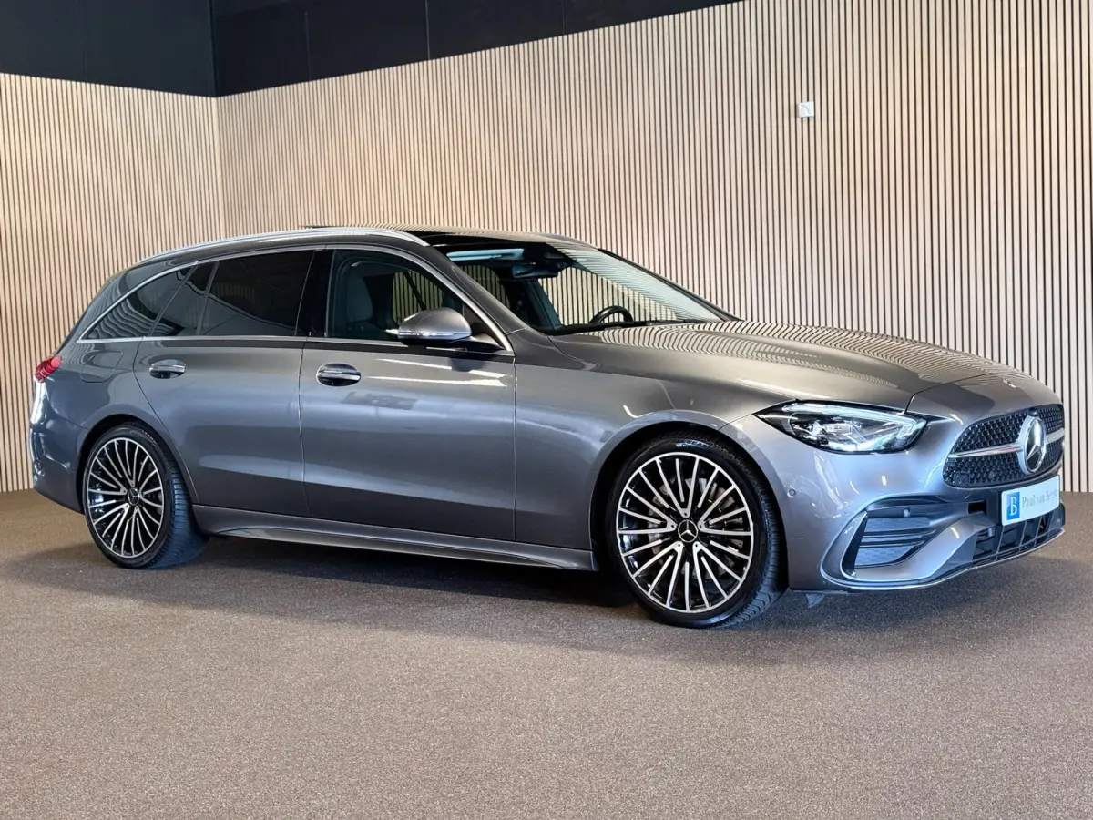 220D AMG STYLING-PANORAMA-CAMERA-TREKHAAK-DODEHOEK-COMPLEET