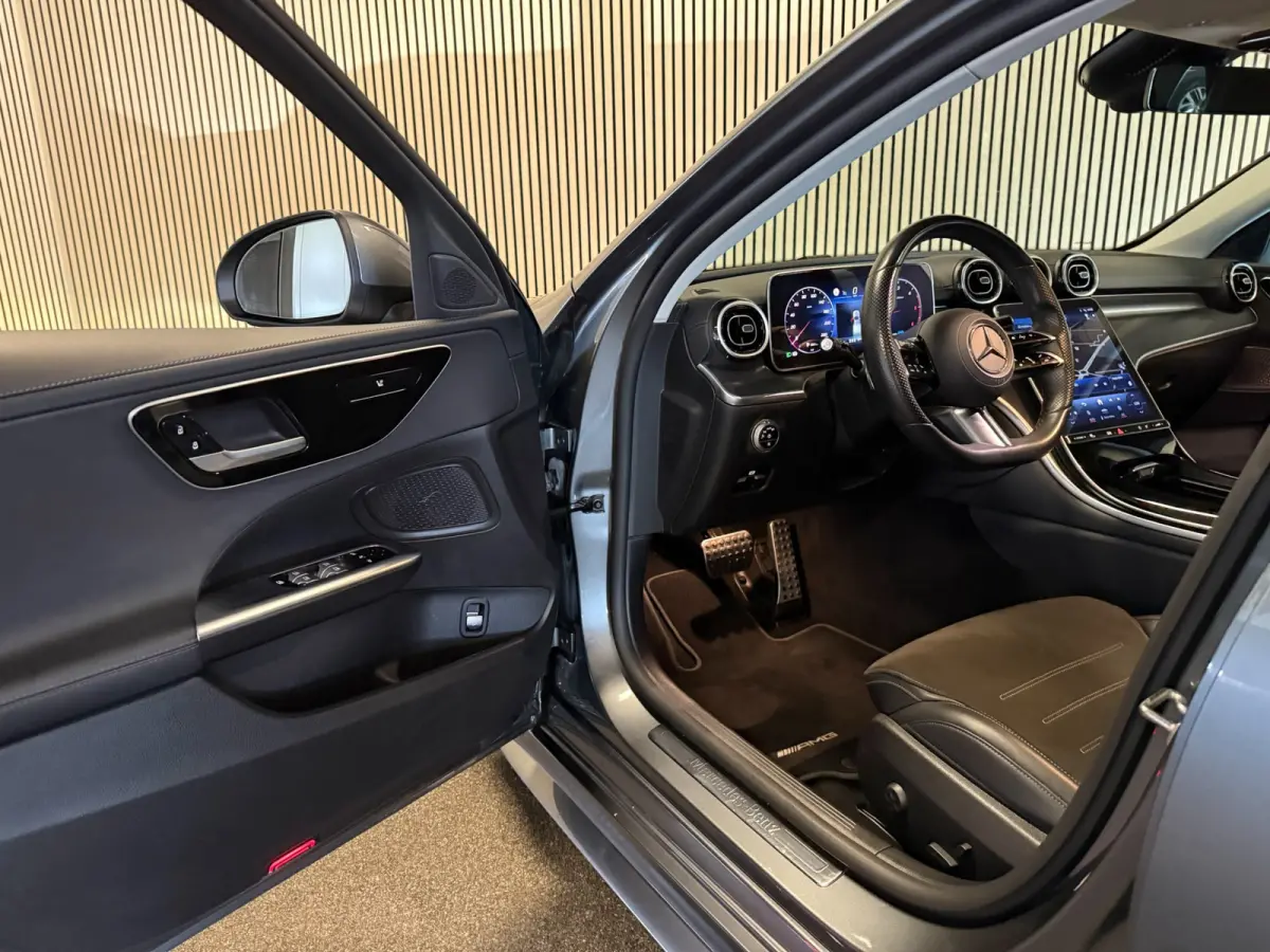 220D AMG STYLING-PANORAMA-CAMERA-TREKHAAK-DODEHOEK-COMPLEET