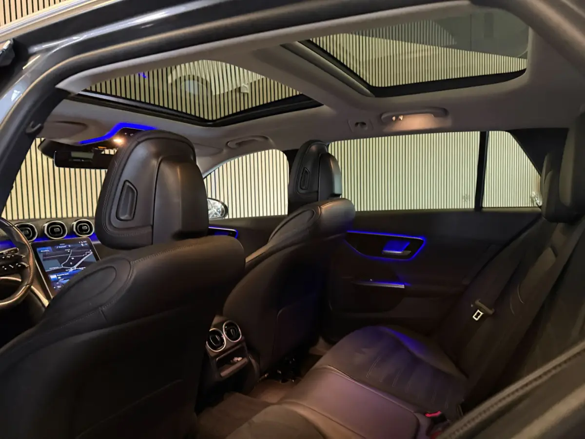 220D AMG STYLING-PANORAMA-CAMERA-TREKHAAK-DODEHOEK-COMPLEET