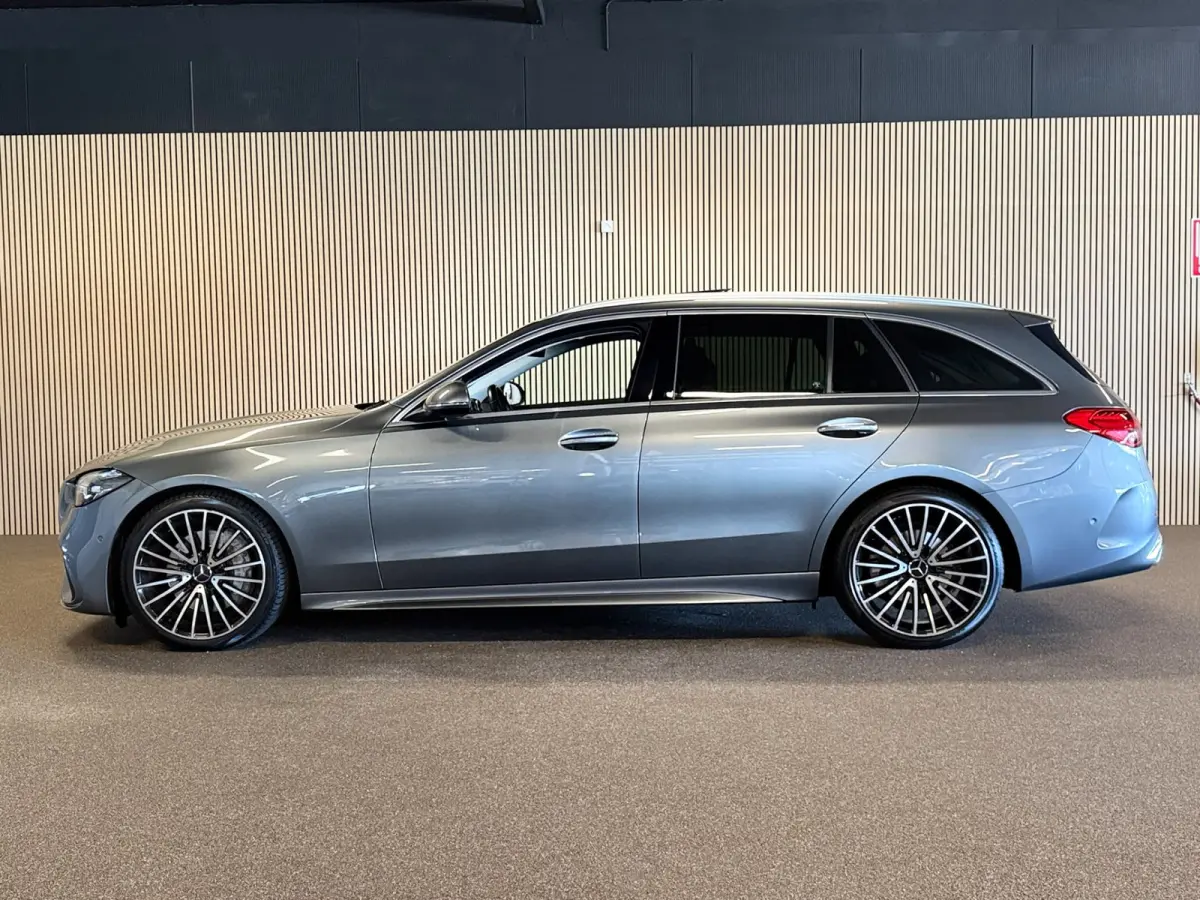 220D AMG STYLING-PANORAMA-CAMERA-TREKHAAK-DODEHOEK-COMPLEET