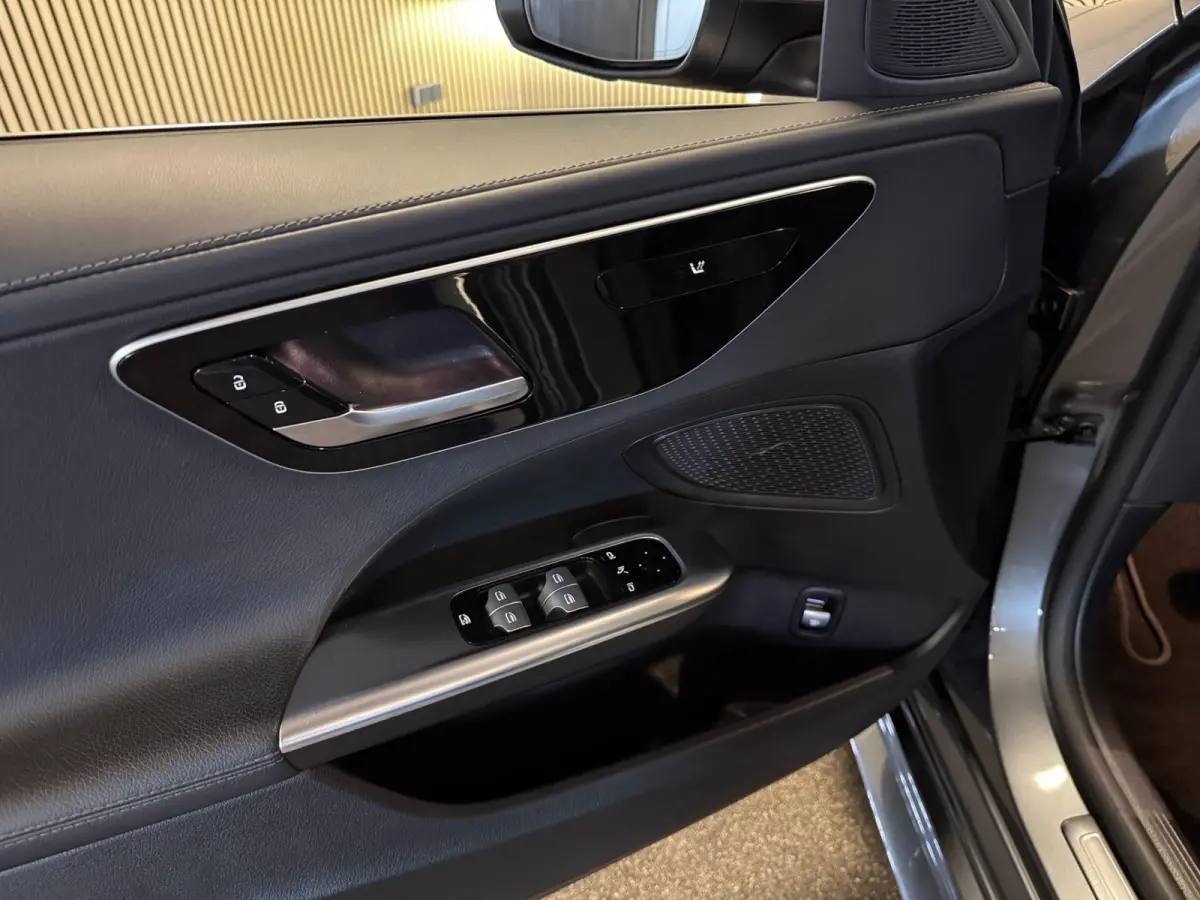 220D AMG STYLING-PANORAMA-CAMERA-TREKHAAK-DODEHOEK-COMPLEET