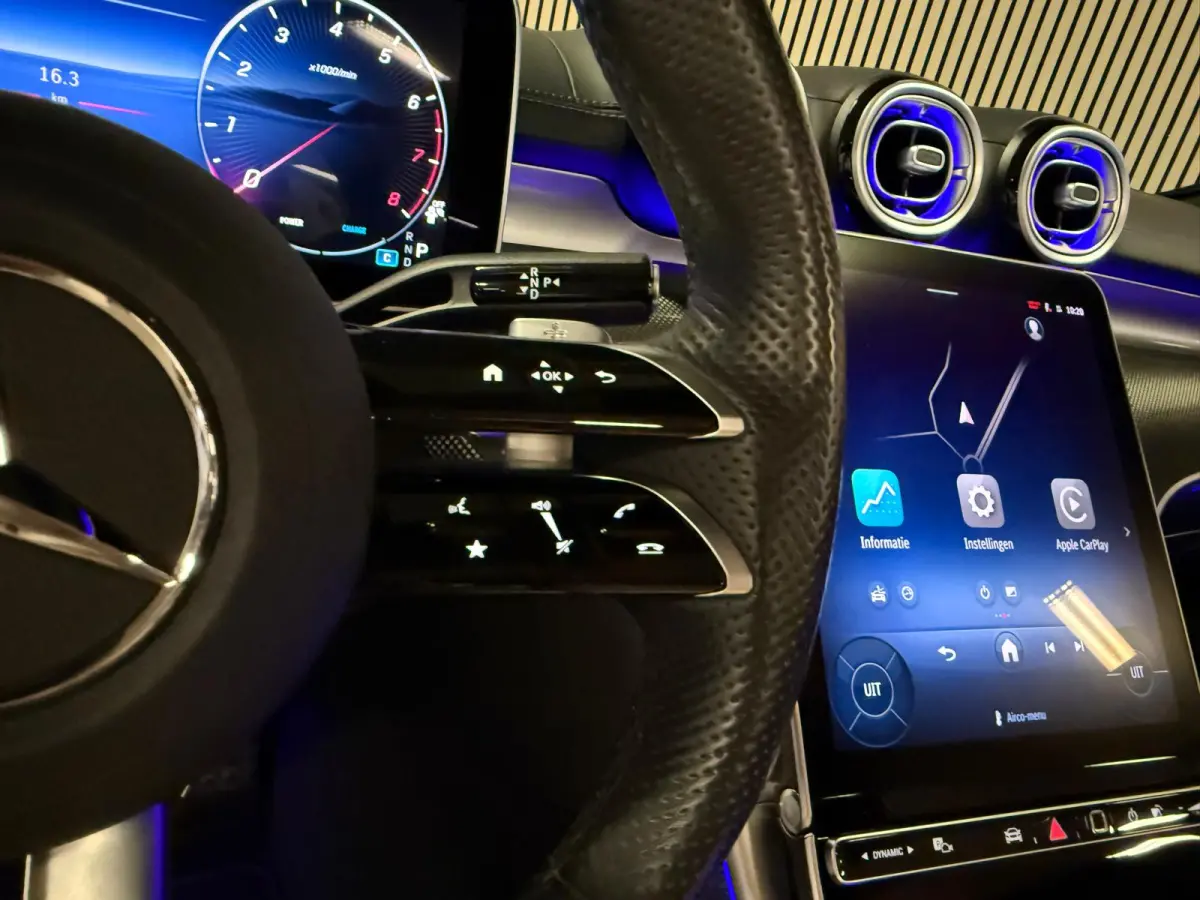 200 AMG STYLING-AIRSCARF-MEMORY-360 CAMERA-TREKHAAK-ZEER COMPLEET