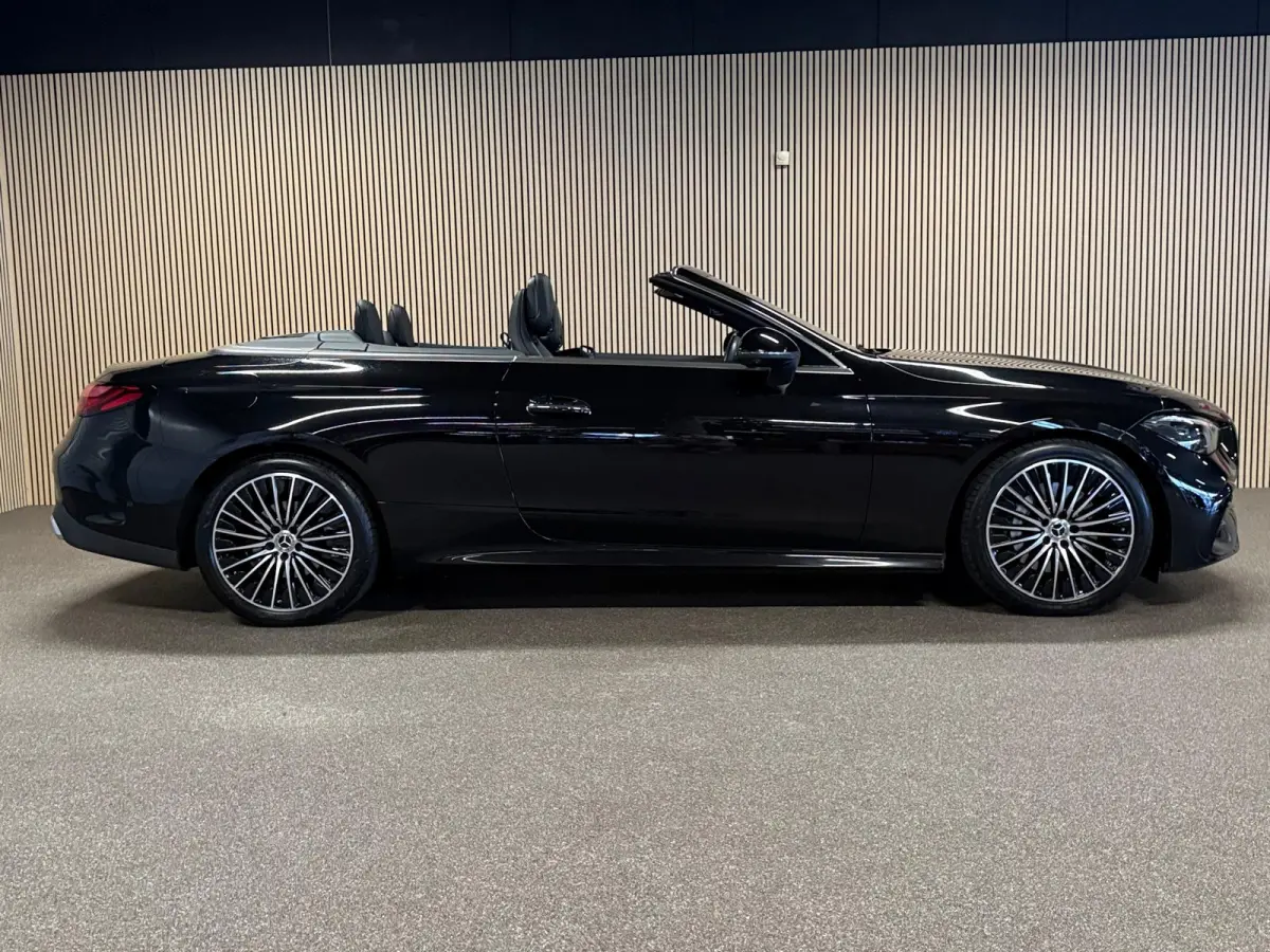 200 AMG STYLING-AIRSCARF-MEMORY-360 CAMERA-TREKHAAK-ZEER COMPLEET