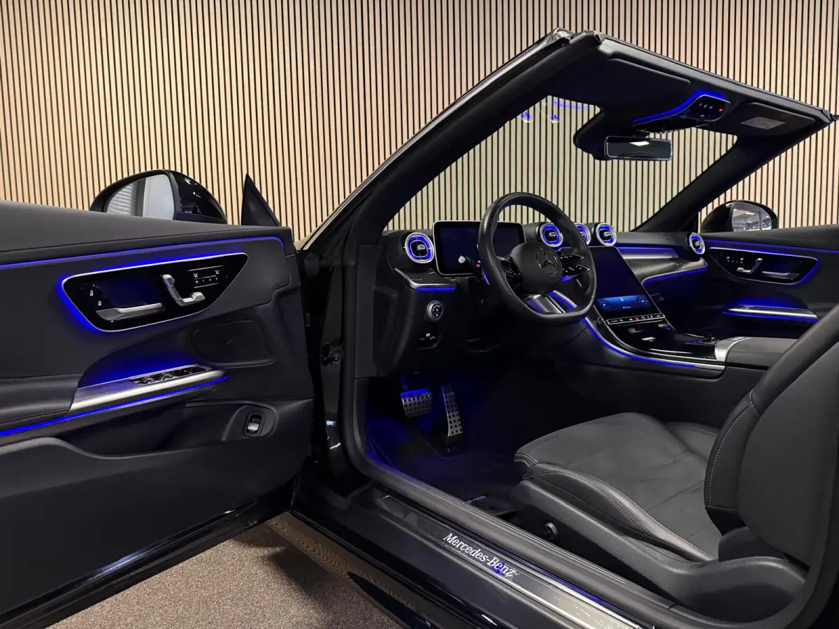 200 AMG STYLING-AIRSCARF-MEMORY-360 CAMERA-TREKHAAK-ZEER COMPLEET