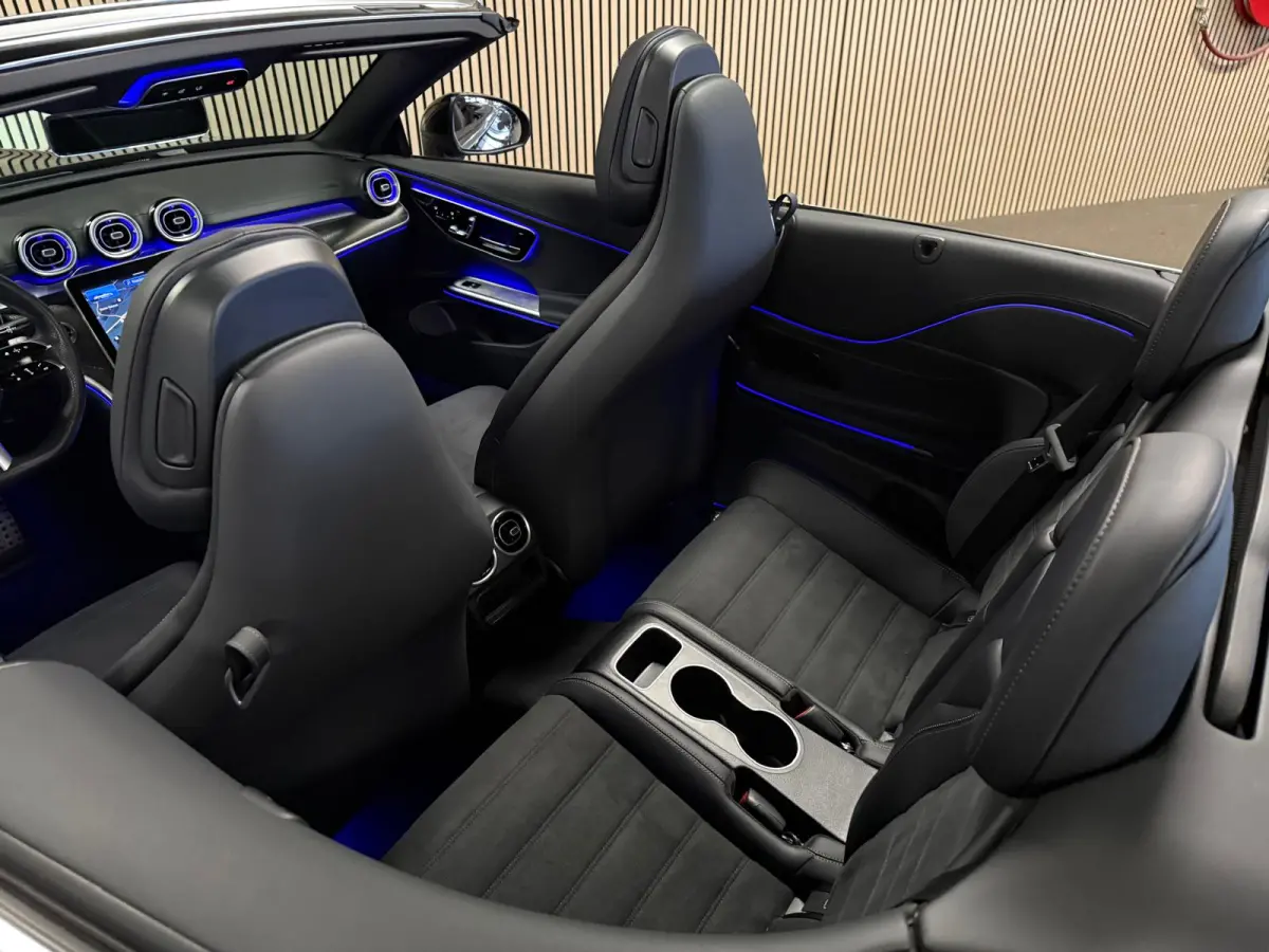 200 AMG STYLING-AIRSCARF-MEMORY-360 CAMERA-TREKHAAK-ZEER COMPLEET
